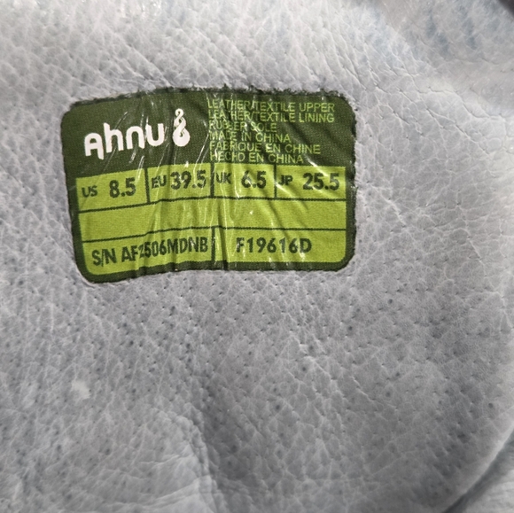 Ahnu Montara Hiking Boot In Midnight Blue Women's Size 8.5 Like New - Picture 10 of 13